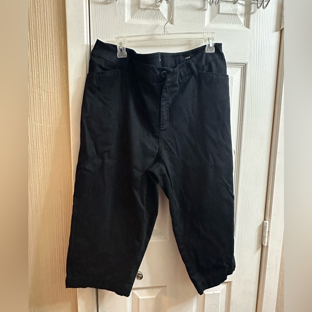 Black capri excellent condition size 16W